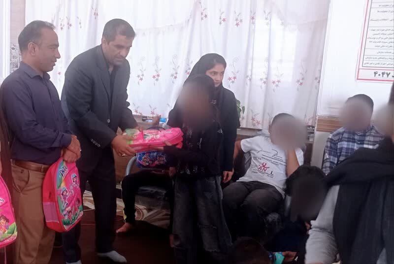 کیف و لوازم التحریر تمام دانش آموزان تحت پوشش بهزیستی شهر مردهک تامین شد