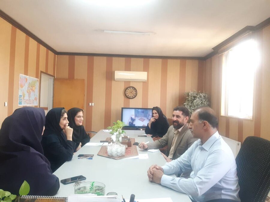 ورامین | نشست هم اندیشی مسئولان بهزیستی با  مسئولین فنی مراکز مثبت در راستای اجرای طرح اجتماع محور