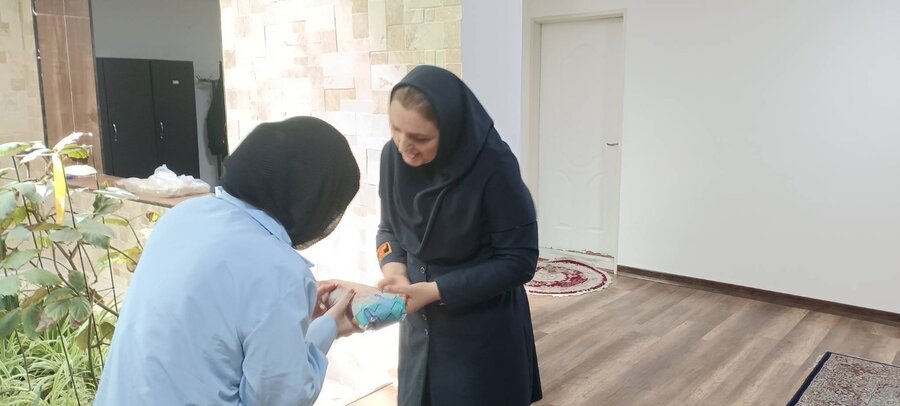 شهرتهران| اهدا هدایا به دختران خانه سلامت در مرکز پردیس رفاه و توانمندسازی زنان شهید ذوالفقاری