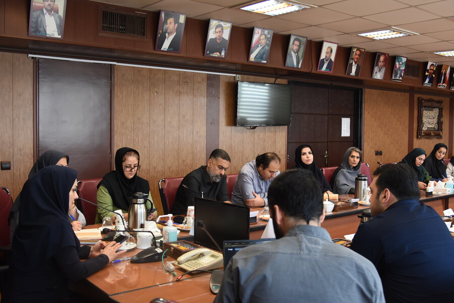 نشست هم‌اندیشی جمعی از انجمن‌ها، مراکز و مؤسسات غیردولتی فعال در حوزه توانبخشی با موضوع نقش رویدادهای فرهنگی و هنری در جامعه افراد دارای معلولیت با حضور مدیرکل بهزیستی استان تهران و دبیر جشنواره بین‌ا