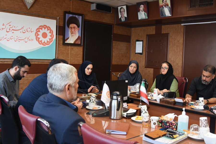 نشست هم‌اندیشی جمعی از انجمن‌ها، مراکز و مؤسسات غیردولتی فعال در حوزه توانبخشی با موضوع نقش رویدادهای فرهنگی و هنری در جامعه افراد دارای معلولیت با حضور مدیرکل بهزیستی استان تهران و دبیر جشنواره بین‌ا