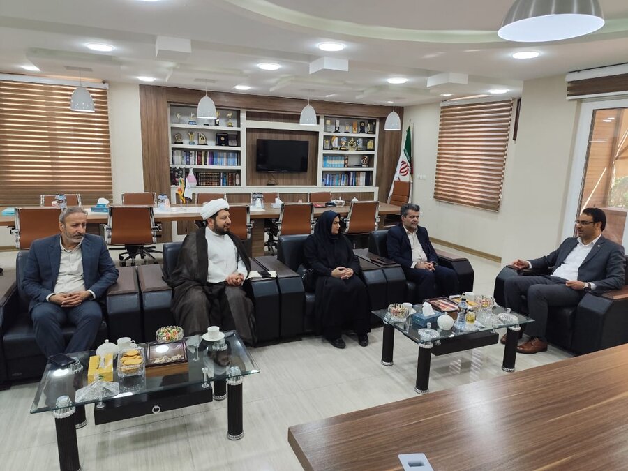 دیدار رئیس دبیرخانه شورای ملی سالمندان با مدیرکل آموزش و پرورش خوزستان/ تقویت مشارکت در طرح سلام