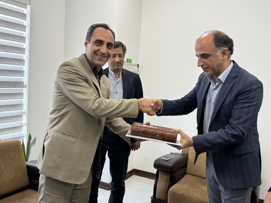 دیدار مدیرکل بهزیستی استان یزد با مدیرکل پزشکی قانونی به مناسبت هفته سلامت روان