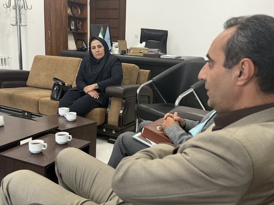 دیدار مدیرکل بهزیستی استان یزد با مدیرکل پزشکی قانونی به مناسبت هفته سلامت روان