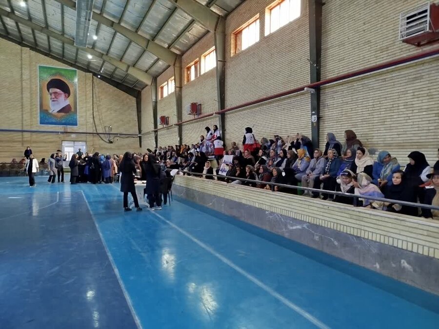 همایش پیاده روی شهرستان بافت برگزار شد