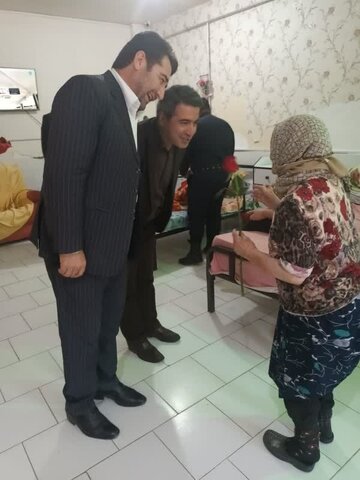 دیدار مسئولین شهرستان میانه با سالمندان مرکز نگهداری سالمندان ائمه اطهار(ع)