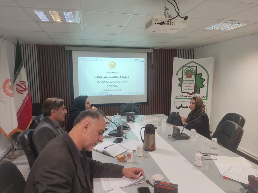 برگزاری میز خدمت ویژه نابینایان در سنندج