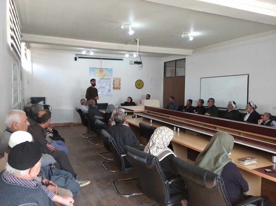 طرح سنجش فشار خون سالمندان در دیواندره با مشارکت بهزیستی و مرکز بهداشت اجرا شد