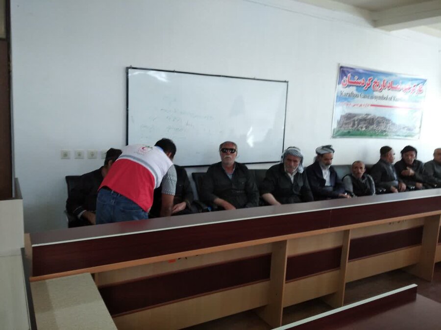 طرح سنجش فشار خون سالمندان در دیواندره با مشارکت بهزیستی و مرکز بهداشت اجرا شد