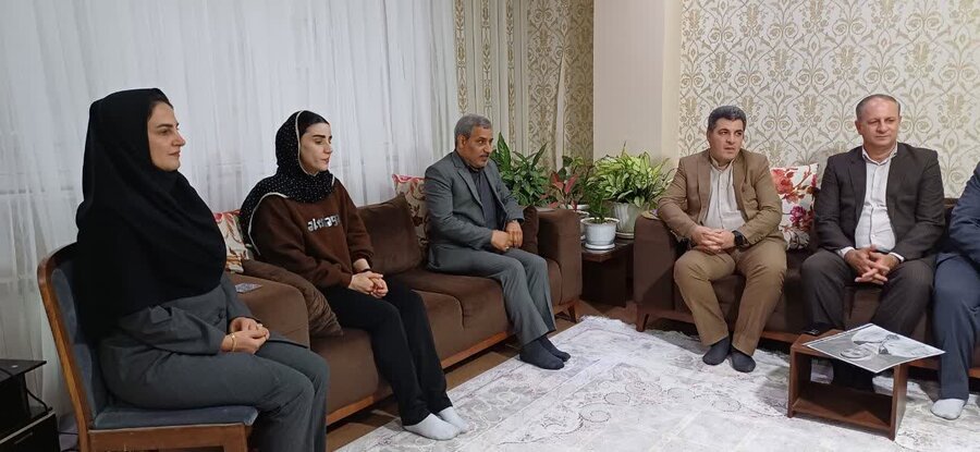 مدیرکل بهزیستی کردستان و فرماندار مریوان با قهرمان المپیک ناشنوایان دیدار کردند