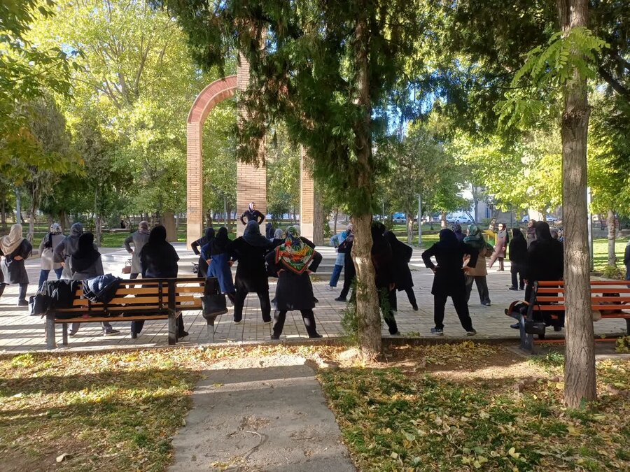 ورزش صبحگاهی بانوان بیجار به مناسبت هفته سلامت روان برگزار شد
