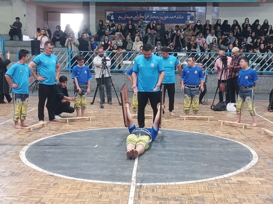 روز ملی پارالمپیک در سنندج گرامی داشته شد؛ نمایشگاه صنایع دستی توانخواهان برپا شد