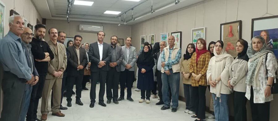 نمایشگاه نقاشی «جیغ بنفش» در بیجار برپا شد؛ فرصتی برای شکوفایی استعدادهای کودکان اتیسم