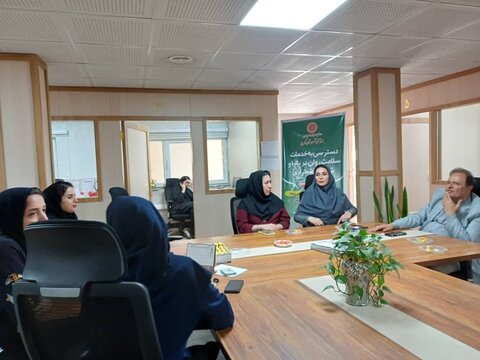 قدردانی مدیر بهزیستی کرج از فعالیت‌های مرکز مشاوره ۱۴۸۰