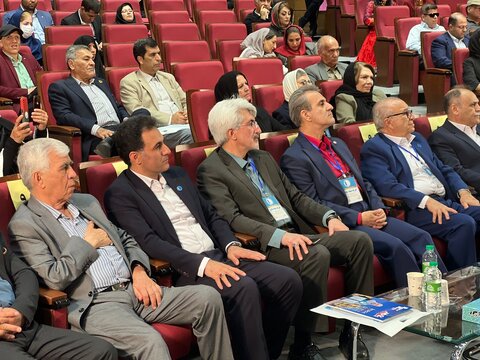 بزرگداشت مادران نمونه نابینا و دارای فرزند نابینا در شیراز