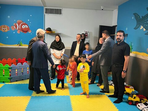 بازدید دکتر موسوی‌چلک در معیت مدیر کل بهزیستی فارس از شیرخوارگاه حضرت ولی‌عصر (عج) صدرا