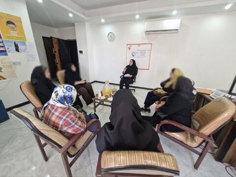 کلاس آموزشی اهمیت سلامت روان در بحران ویژه بانوان سرپرست خانوار برگزار شد