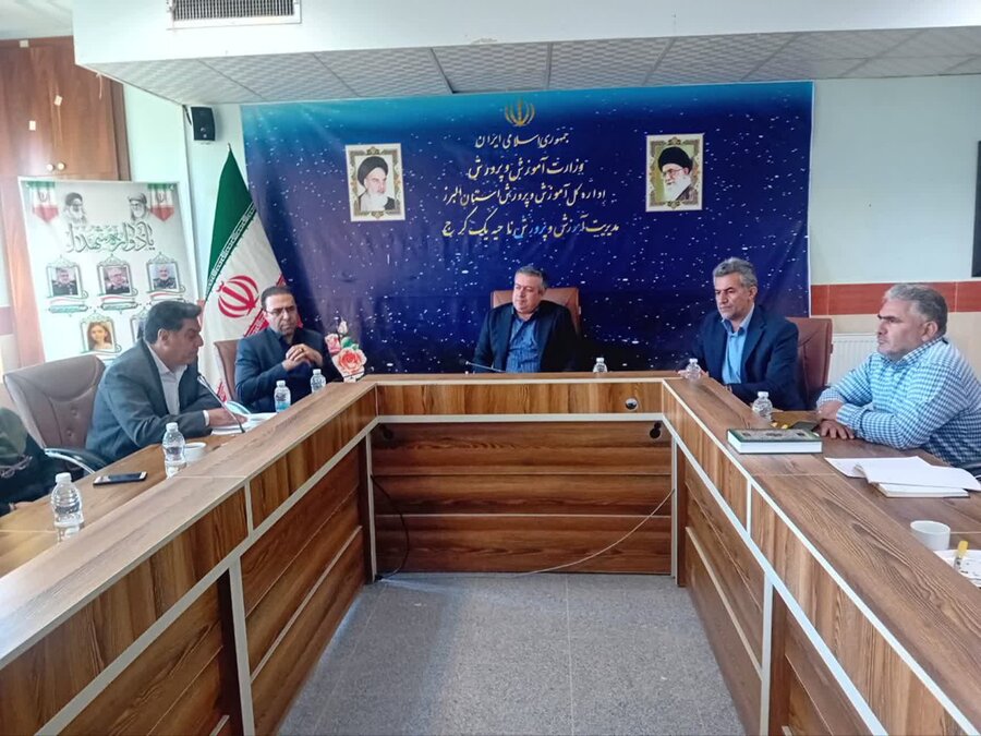 کرج | کمیته تخصصی عمرانی کرج موانع و وضعیت مناسب‌سازی شهر را بررسی کرد