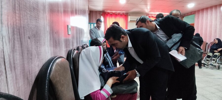 گرامیداشت هفته عصای سفید با حضور مسئولین؛ تجلیل از دانش‌آموزان مدرسه استثنایی بهارستان