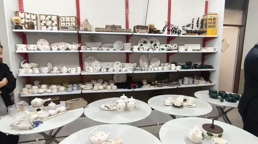 نمایشگاه دستاوردهای سرامیکی کارگاه تولیدی حمایتی روشندلان عصای سفید برگزار شد