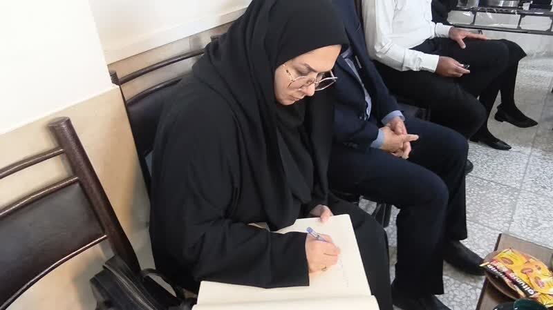 نمایشگاه دستاوردهای سرامیکی کارگاه تولیدی حمایتی روشندلان عصای سفید برگزار شد