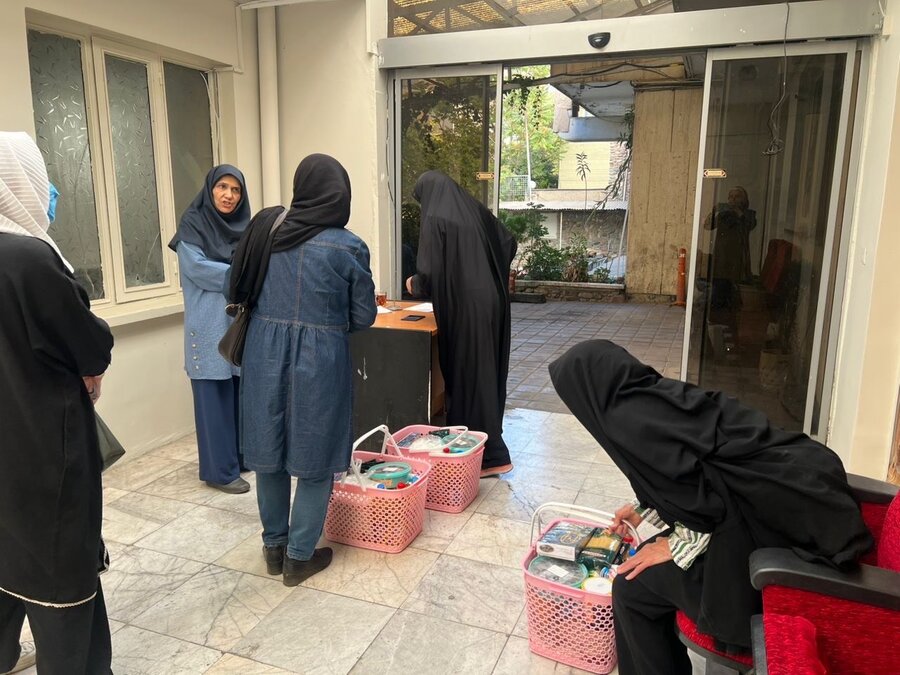 شمیرانات | توزیع سبد حمایتی به توانخواهان تحت پوشش بهزیستی همزمان با گرامیداشت هفته نابینایان