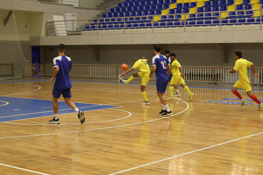 برگزاری مسابقه دوستانه فوتسال بین تیم پالایش نفت بندرعباس و منتخب فرزندان بهزیستی 