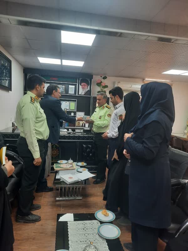تقدیر رئیس اداره بهزیستی از  فرمانده نیروی انتظامی شهرستان زرند