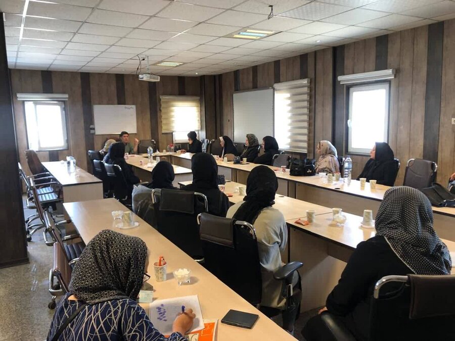 بهارستان | برگزاری کارگاه آموزشی به مناسبت هفته سلامت روان در اداره بهزیستی