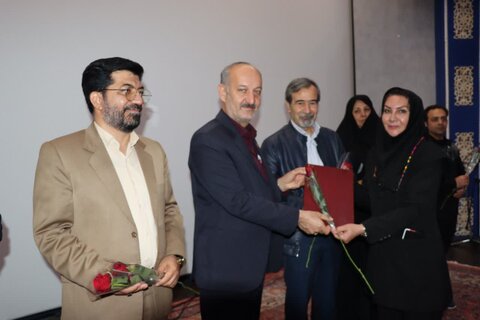 گزارش تصویری اجشن گرامیداشت روز جهانی عصای سفید در استان مرکزی با حضور مسئولان و نابینایان؛ تأکید بر تحقق فرصت‌های برابر و دسترس‌پذیری شهری