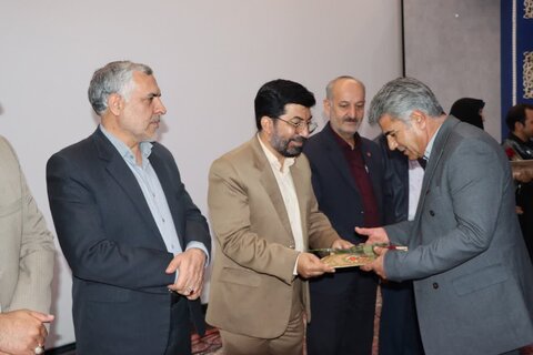 گزارش تصویری اجشن گرامیداشت روز جهانی عصای سفید در استان مرکزی با حضور مسئولان و نابینایان؛ تأکید بر تحقق فرصت‌های برابر و دسترس‌پذیری شهری