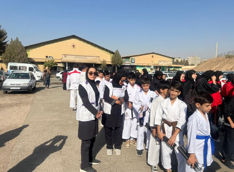 کرج | به مناسبت گرامیداشت هفته سلامت روان / تیم سیار اورژانس اجتماعی در جمع ورزشکاران استقرار یافت