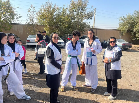 کرج | به مناسبت گرامیداشت هفته سلامت روان / تیم سیار اورژانس اجتماعی در جمع ورزشکاران استقرار یافت