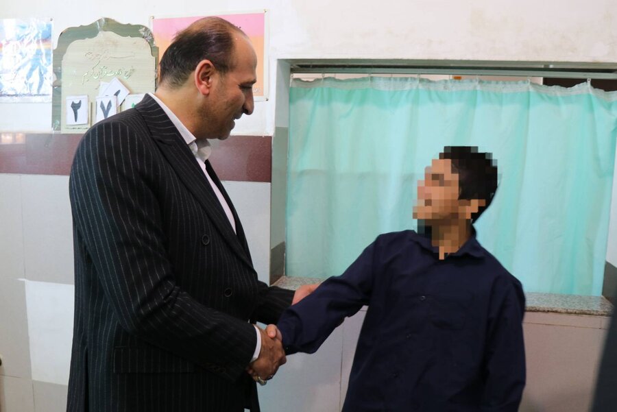 تأکید بر حمایت همه‌جانبه از تحصیل، هنر و شکوفایی استعدادها