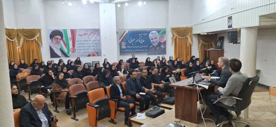 برگزاری جلسه آموزشی اشتغال با حضور کارآفرینان برتر و مراکز مثبت زندگی استان 