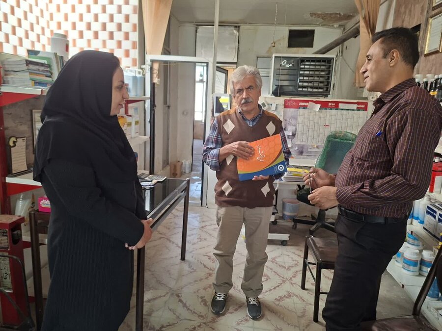 دیدار مسئولان بهزیستی کامیاران با خیر نیکوکار