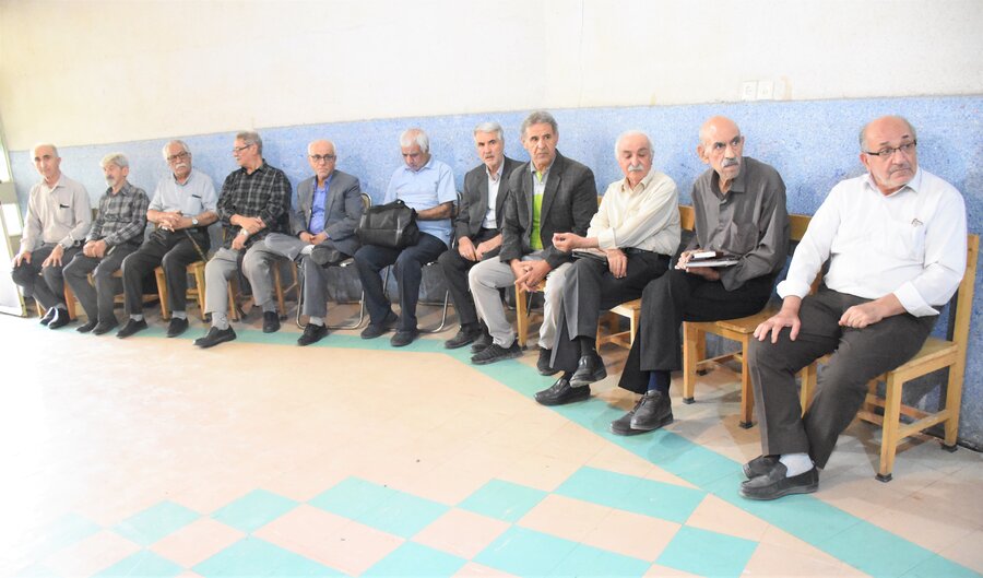 حضور مسئولان بهزیستی در جمع شهروندان ارشد 