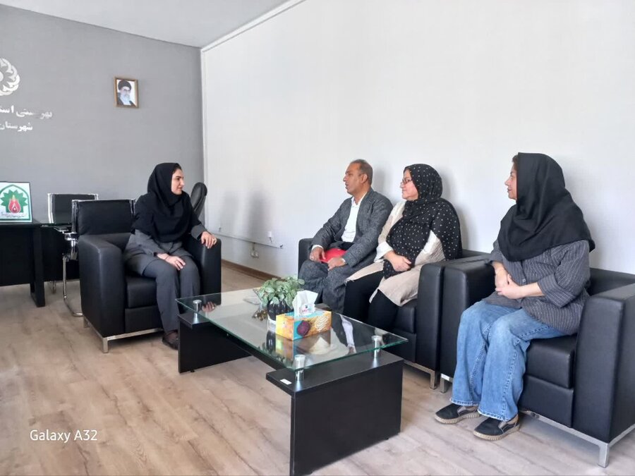 نشست صمیمانه به مناسبت روز جهانی عصای سفید در اداره بهزیستی مریوان برگزار شد