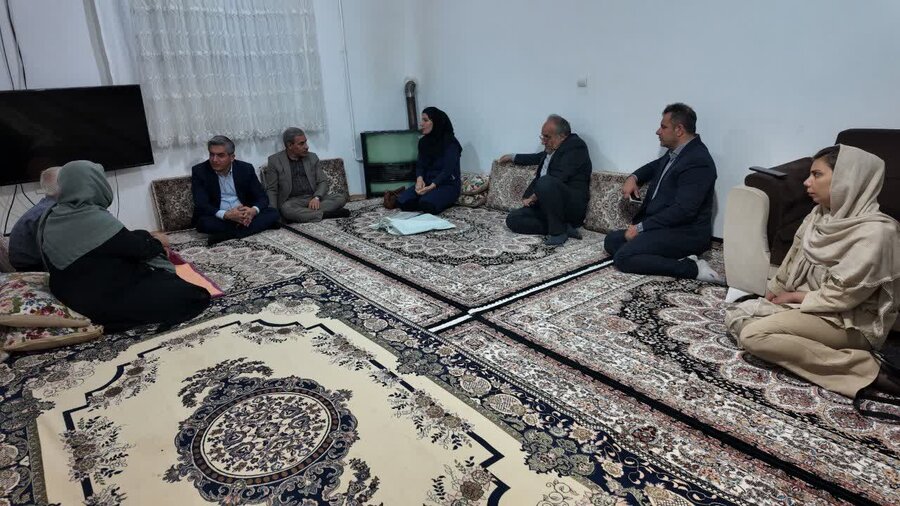 بازدید نماینده مردم سنندج، دیواندره و کامیاران در مجلس از خانوارهای تحت پوشش بهزیستی استان کردستان