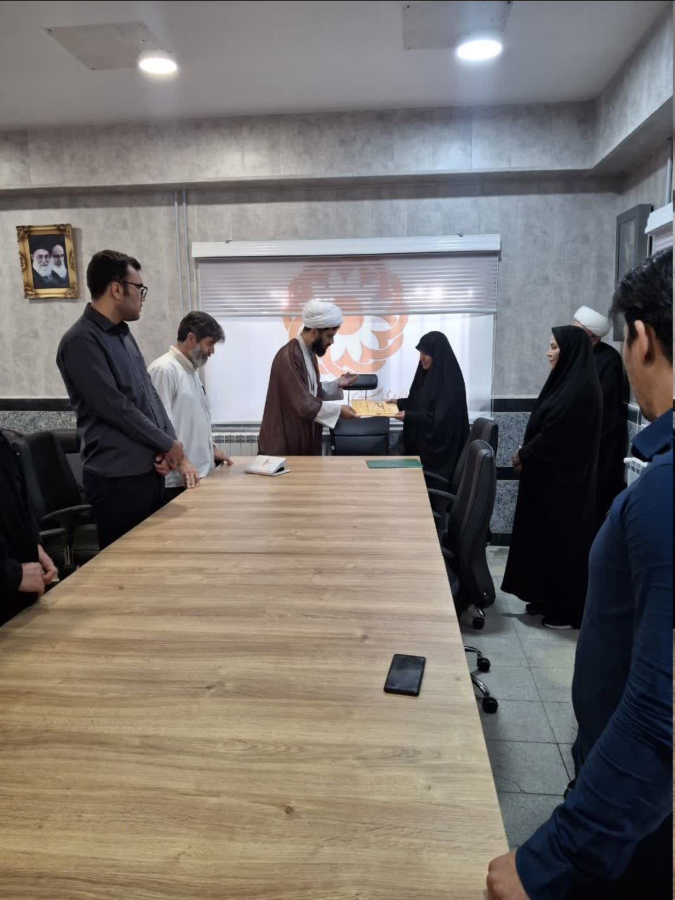 اهدای احکام رئیس، جانشین و دبیر شورای امر به معروف بهزیستی تویسرکان