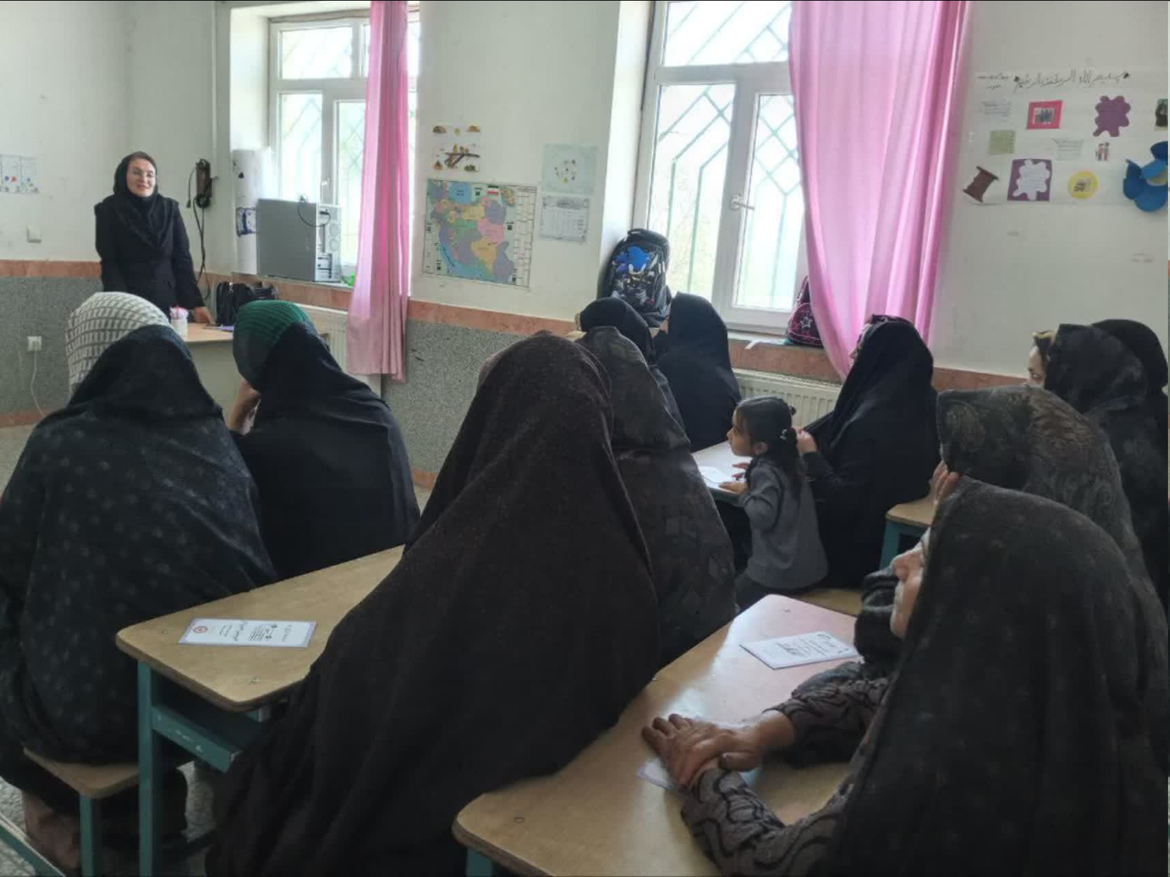 برگزاری بیش از ۸ کارگاه آموزشی با محوریت سلامت روان و آسیب های اجتماعی در بهزیستی رزن