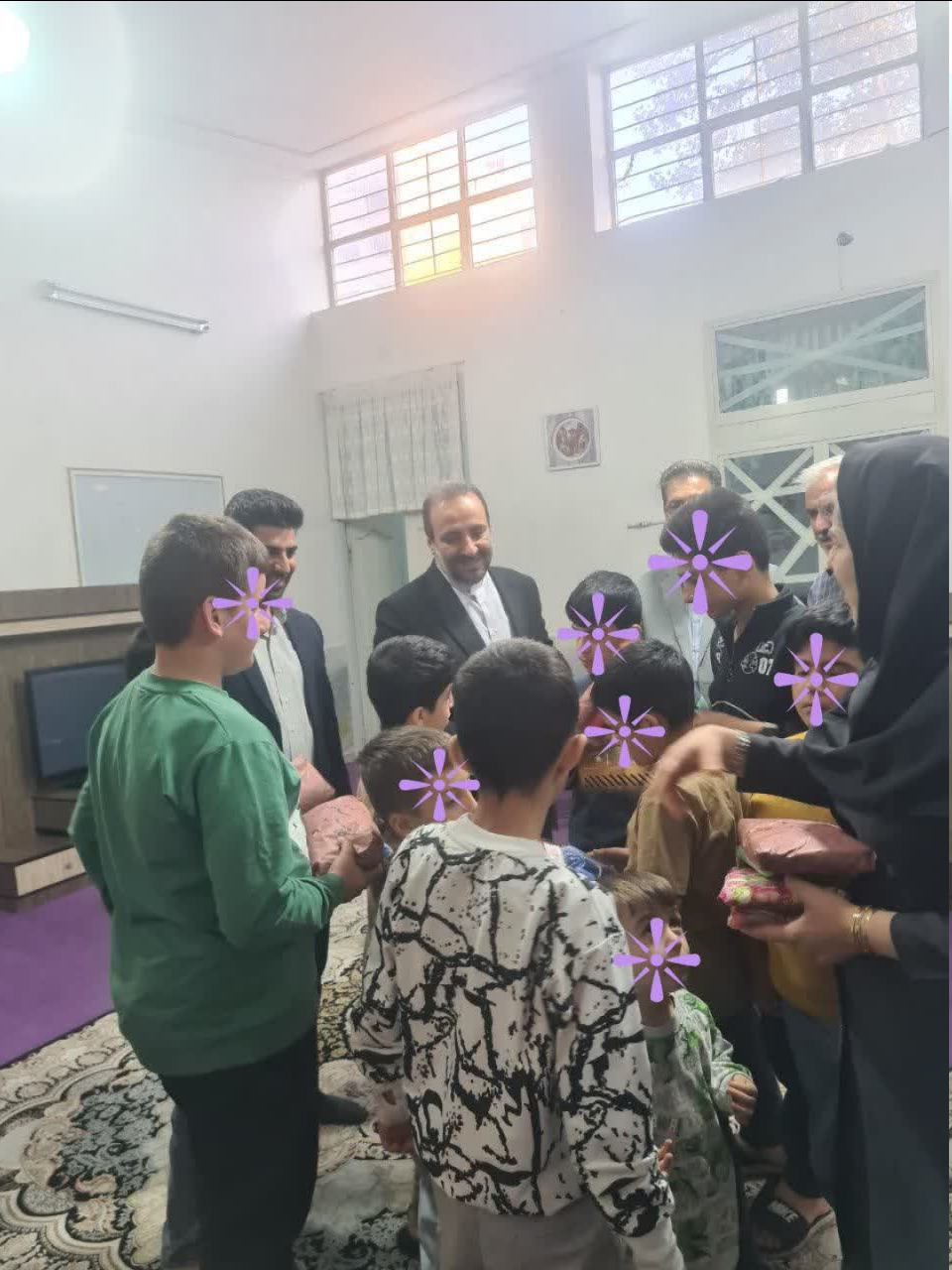 فرماندارشهرستان در معیت رئیس بهزیستی از خانه کودکان و نوجوانان مهرعلی (ع) نهاوند بازدید کرد