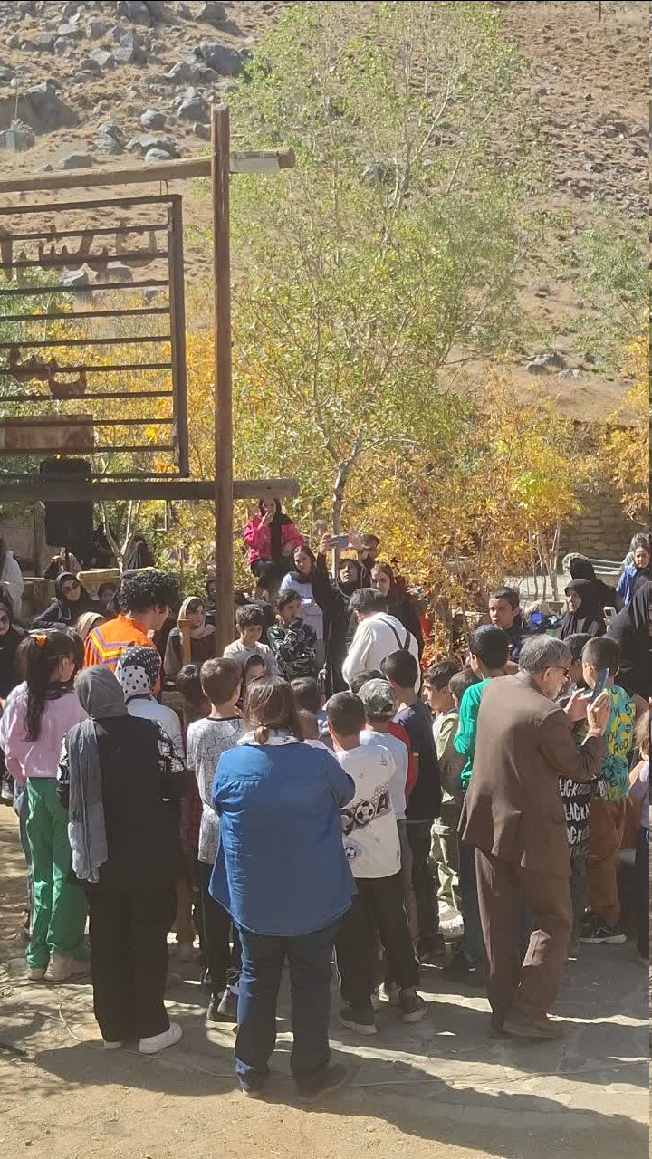 برگزاری برنامه تفریحی ویژه خانواده‌های تحت پوشش بهزیستی و کمیته امداد در مجموعه گنج‌نامه همدان