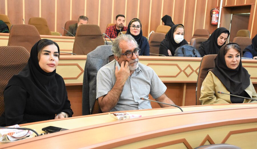 نشست با مشاوران و فعالان حرفۀ روانشناسی نشست با مشاوران و فعالان حرفۀ روانشناسی