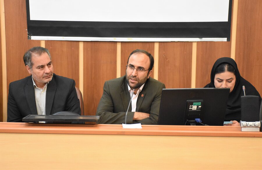 نشست با مشاوران و فعالان حرفۀ روانشناسی نشست با مشاوران و فعالان حرفۀ روانشناسی