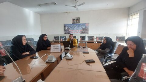 سمیرم| برگزاری کارگاه آموزشی حرکات اصلاحی ورزشی