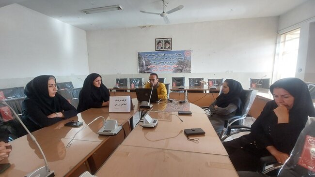 سمیرم| برگزاری کارگاه آموزشی حرکات اصلاحی ورزشی