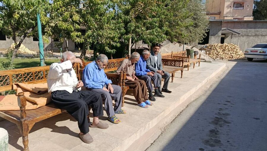 گزارش تصویری از دیدار معاون سیاسی، امنیتی و اجتماعی استانداری با سالمندان خیریه صدیق در هفته ملی سالمندان