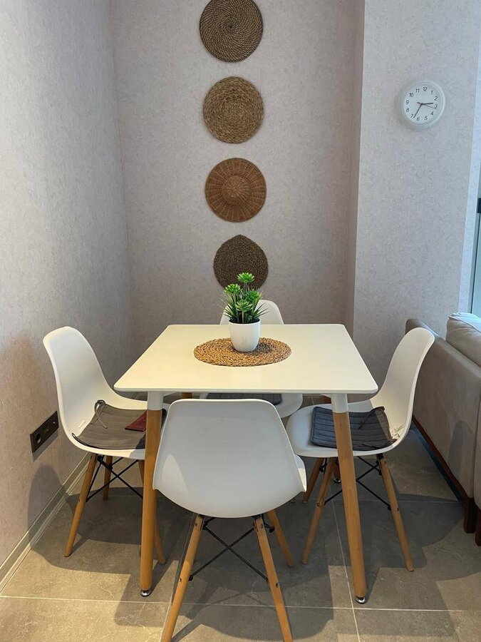 اهدای جهیزیه به یک زوج تحت پوشش اداره بهزیستی کیش