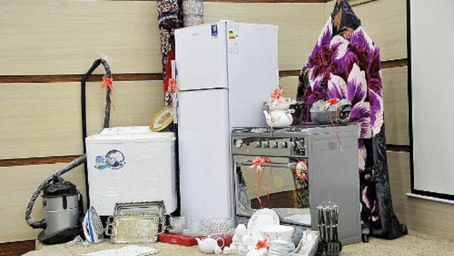 اهدای جهیزیه به  زوج تحت پوشش اداره بهزیستی کیش